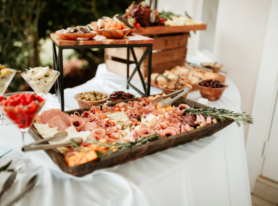 Buffet traiteur froid, viandes, salades, fruits de mer, service traiteur Boucherie Charcuterie de l'Avenir à Montesson proche de Nanterre